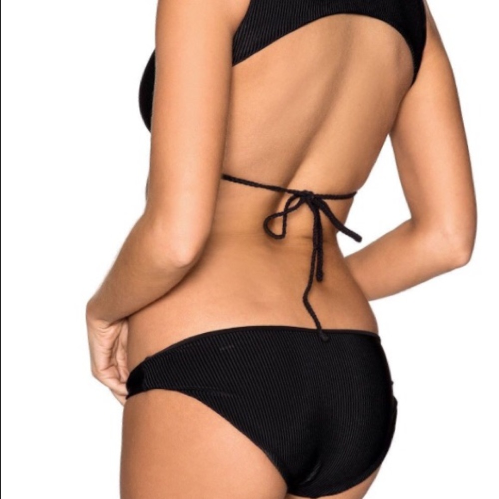Frankies Bikinis Shea Set plunging top & classic - Picture 8 of 8